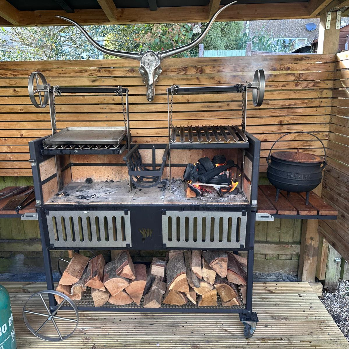 2.5kg Restaurant Grade Lumpwood Charcoal Box