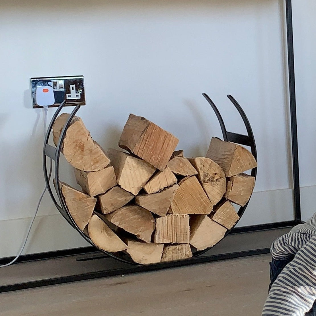 The Scandinavian Log Holder